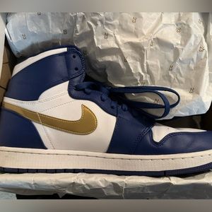 Air Jordan 1 Retro High Gold Medal